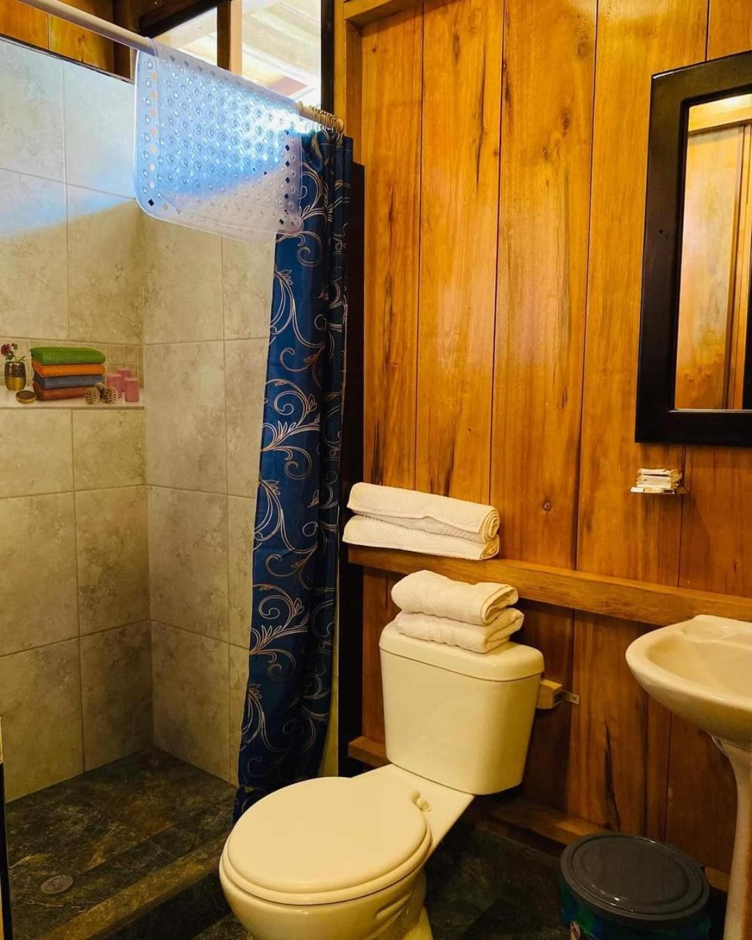 Guayabo Hostal 민도 외부 사진