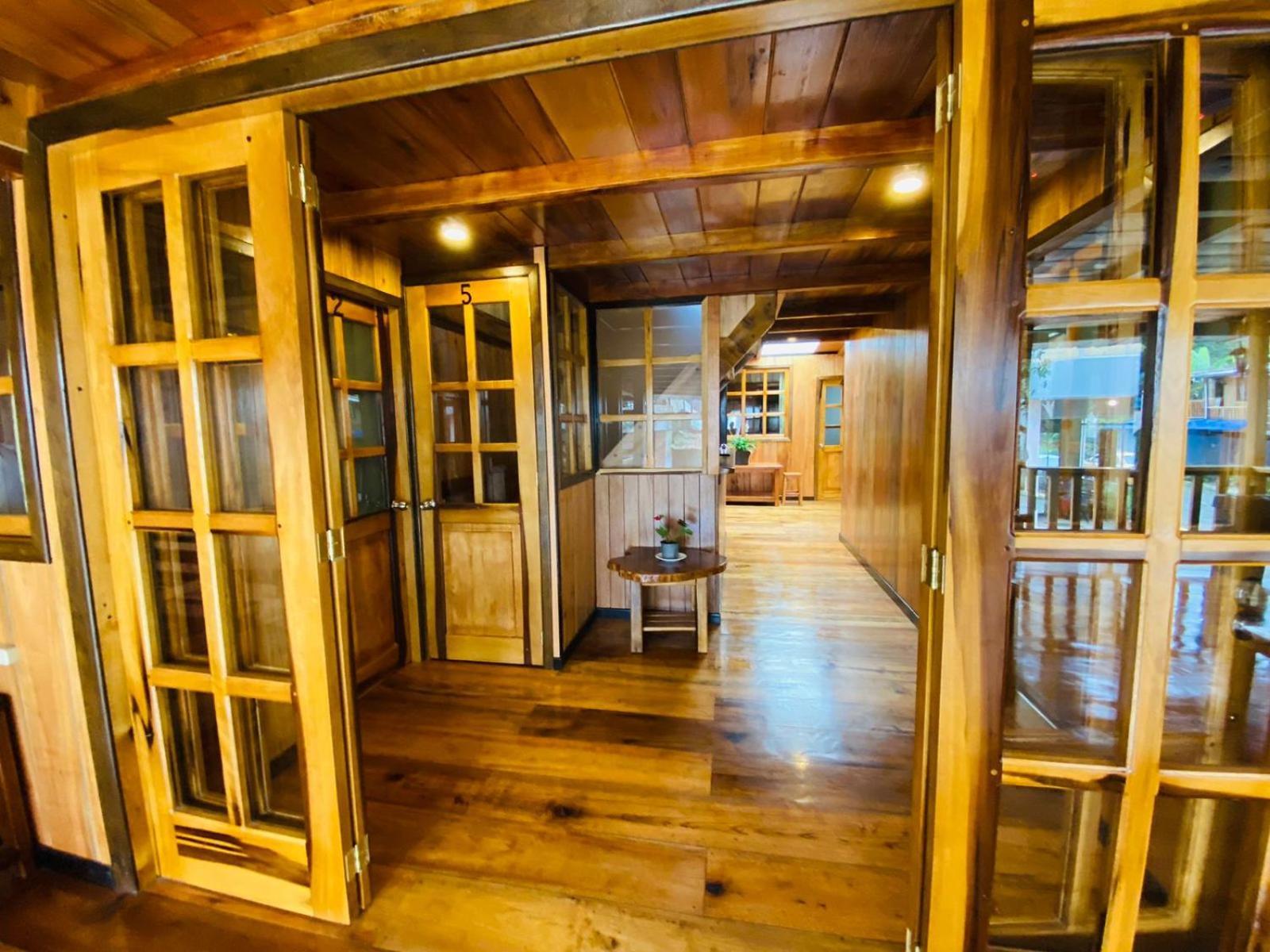 Guayabo Hostal 민도 외부 사진