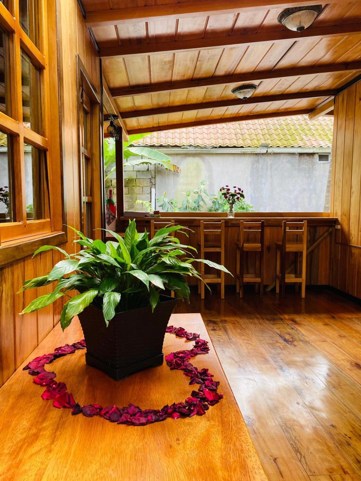 Guayabo Hostal 민도 외부 사진