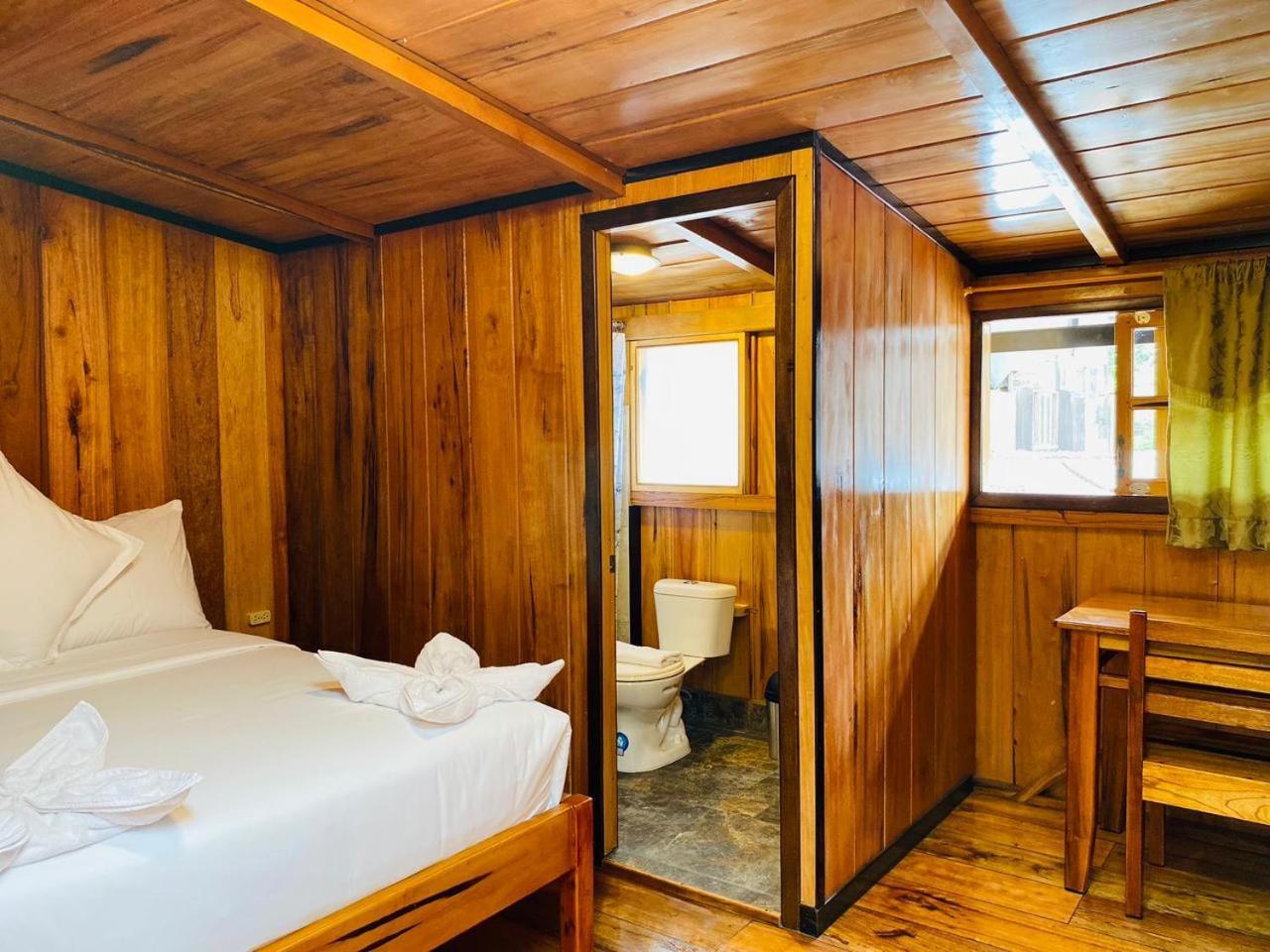 Guayabo Hostal 민도 외부 사진